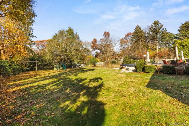 18 Floral Avenue, Huntington, NY 11743