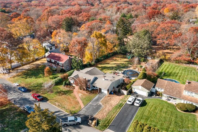 18 Floral Avenue, Huntington, NY 11743