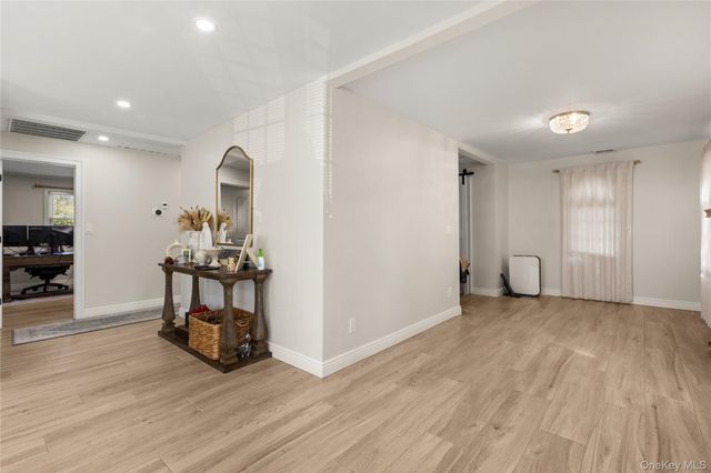 18 Floral Avenue, Huntington, NY 11743