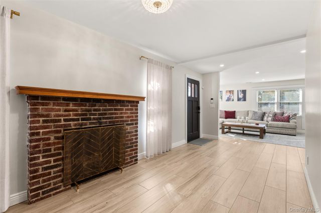 18 Floral Avenue, Huntington, NY 11743