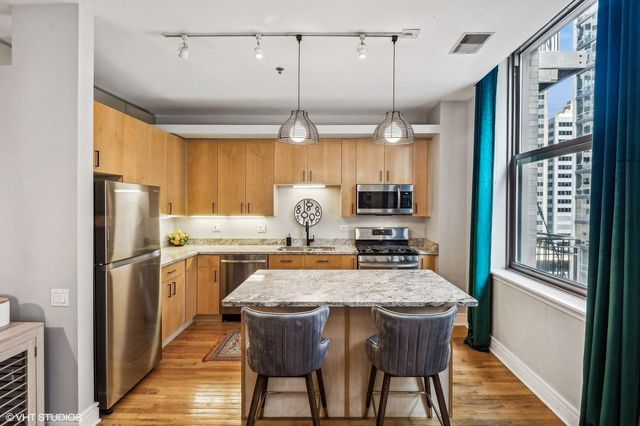 212 W Washington Street 1703, Chicago, IL 60606