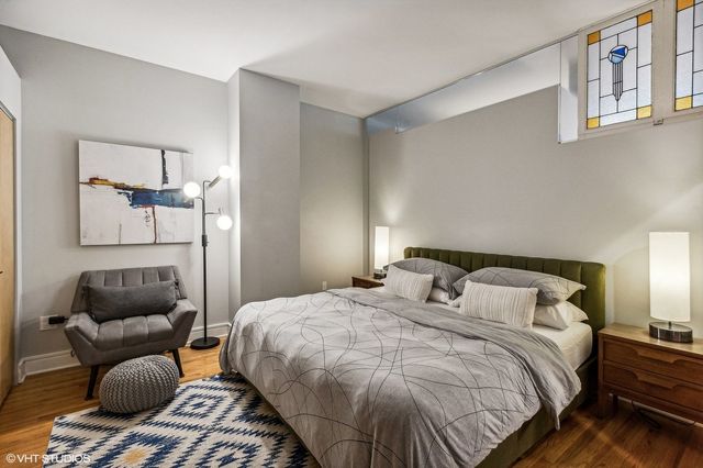 212 W Washington Street 1703, Chicago, IL 60606