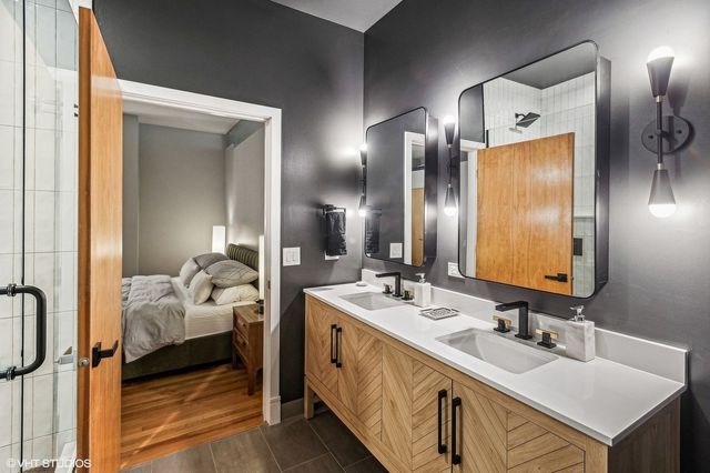 212 W Washington Street 1703, Chicago, IL 60606