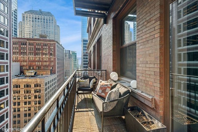 212 W Washington Street 1703, Chicago, IL 60606