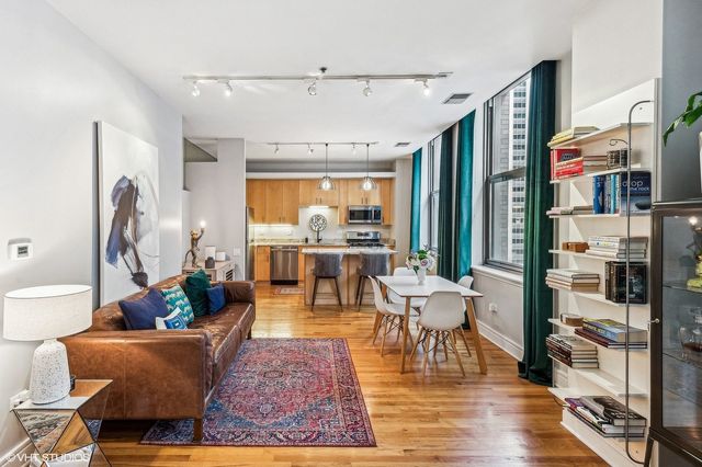 212 W Washington Street 1703, Chicago, IL 60606