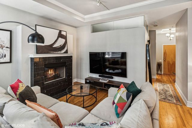 212 W Washington Street 1703, Chicago, IL 60606