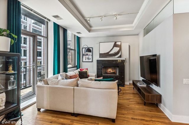 212 W Washington Street 1703, Chicago, IL 60606