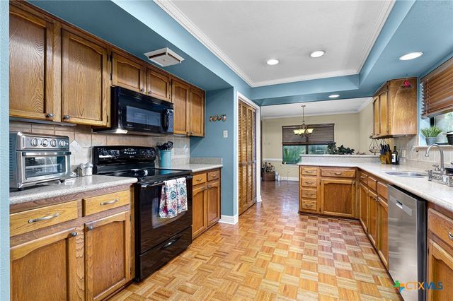 305 Westbend Circle, Seguin, TX 78155