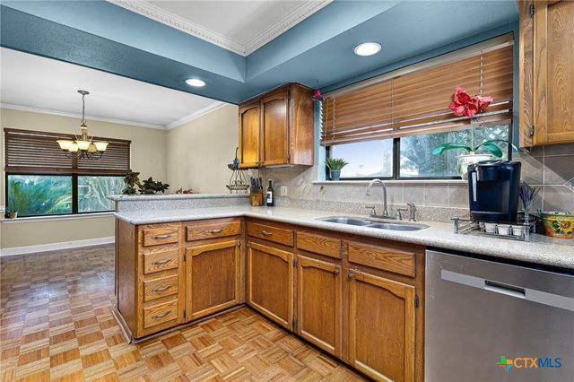 305 Westbend Circle, Seguin, TX 78155
