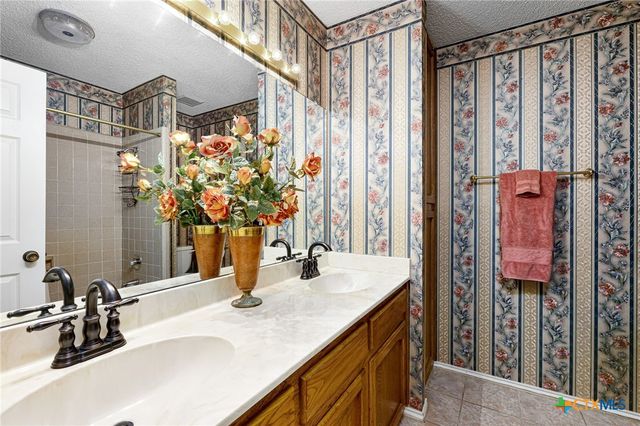 305 Westbend Circle, Seguin, TX 78155