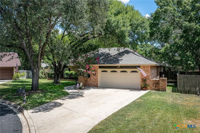 305 Westbend Circle, Seguin, TX 78155