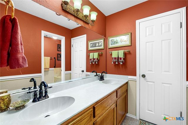305 Westbend Circle, Seguin, TX 78155
