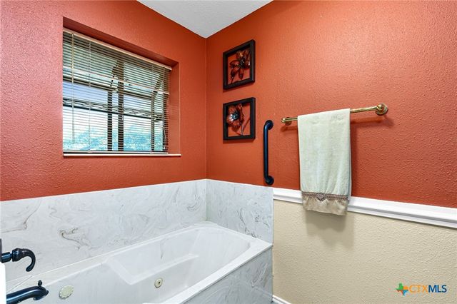305 Westbend Circle, Seguin, TX 78155