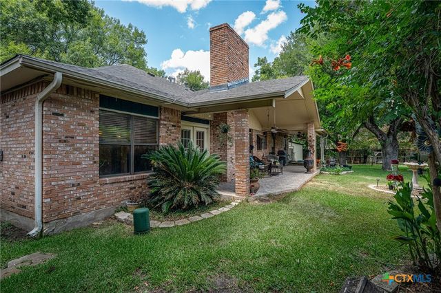305 Westbend Circle, Seguin, TX 78155