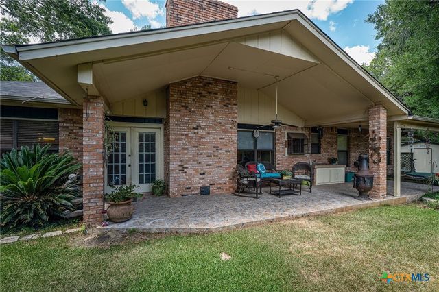 305 Westbend Circle, Seguin, TX 78155