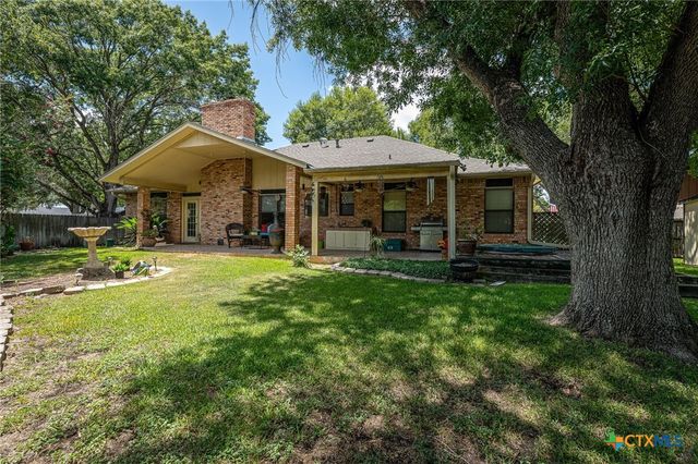 305 Westbend Circle, Seguin, TX 78155