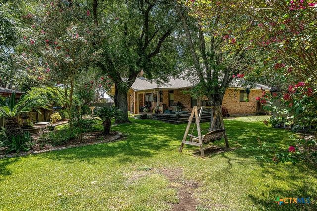 305 Westbend Circle, Seguin, TX 78155