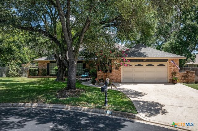 305 Westbend Circle, Seguin, TX 78155