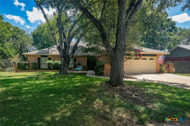 305 Westbend Circle, Seguin, TX 78155