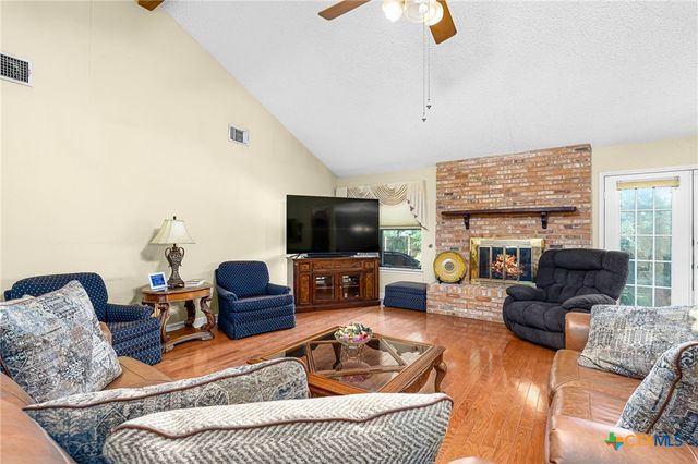 305 Westbend Circle, Seguin, TX 78155