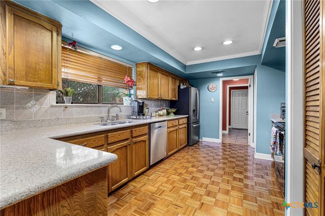 305 Westbend Circle, Seguin, TX 78155