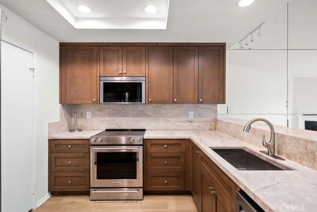 232 Villa Point, Newport Beach, CA 92660