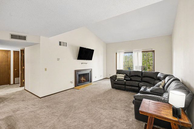4100 Parklawn Avenue 302, Edina, MN 55435