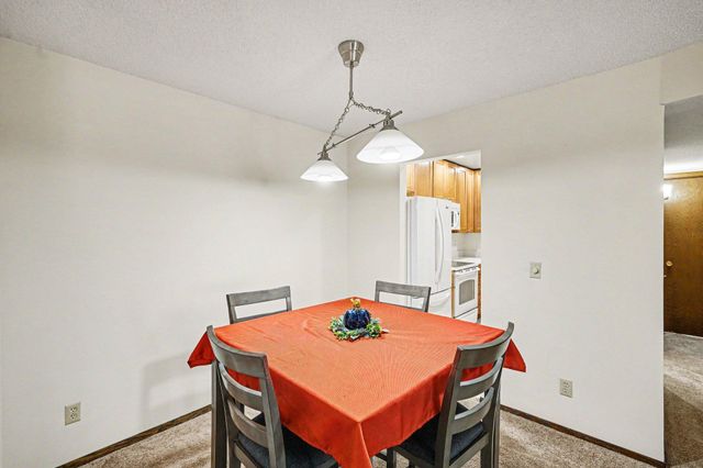 4100 Parklawn Avenue 302, Edina, MN 55435