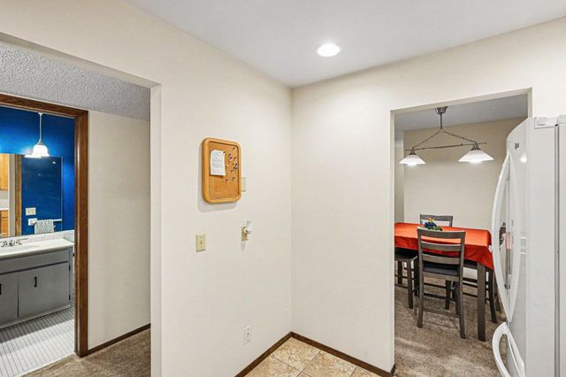 4100 Parklawn Avenue 302, Edina, MN 55435