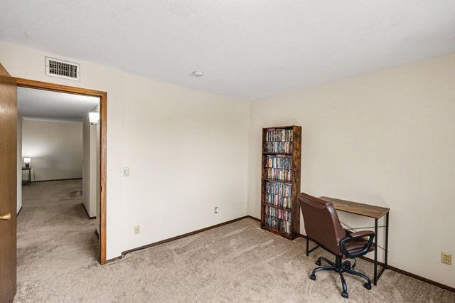4100 Parklawn Avenue 302, Edina, MN 55435
