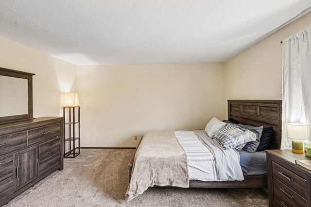 4100 Parklawn Avenue 302, Edina, MN 55435
