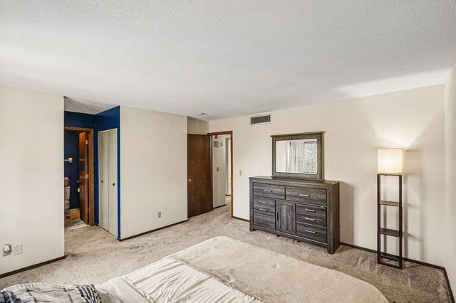 4100 Parklawn Avenue 302, Edina, MN 55435