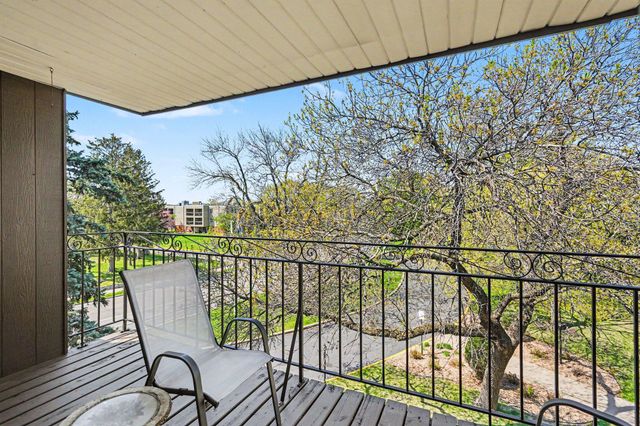4100 Parklawn Avenue 302, Edina, MN 55435