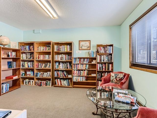 4100 Parklawn Avenue 302, Edina, MN 55435