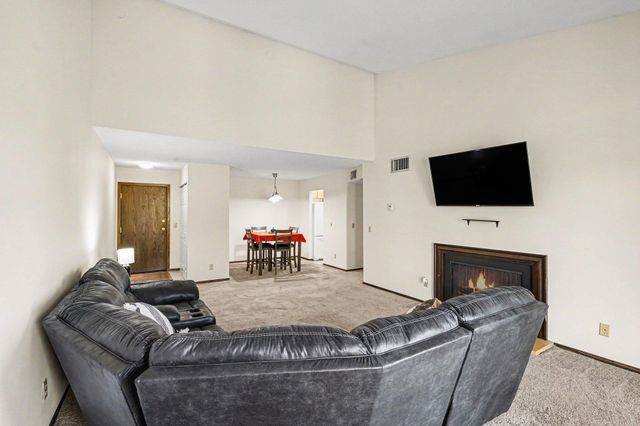 4100 Parklawn Avenue 302, Edina, MN 55435