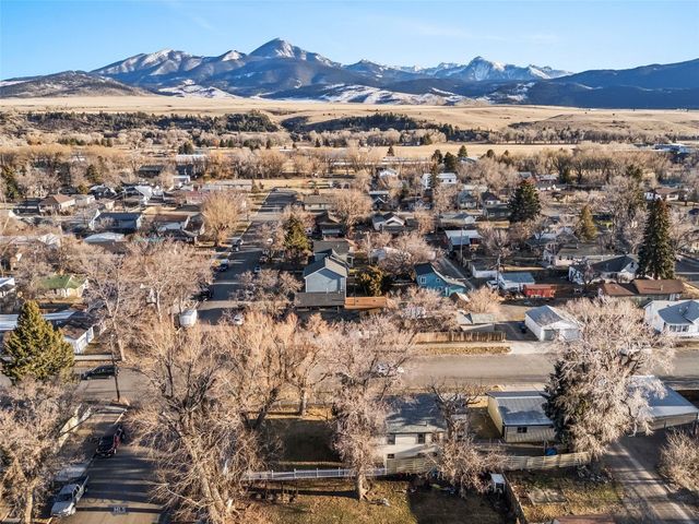 230 S G Street, Livingston, MT 59047