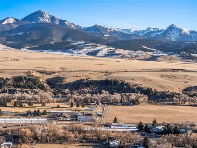 230 S G Street, Livingston, MT 59047