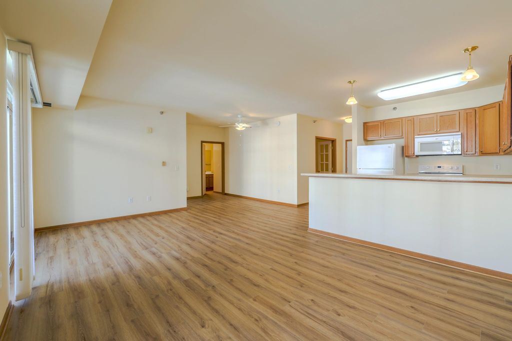 8200 W 33rd Street 323, Saint Louis Park, MN 55426 — photo 2