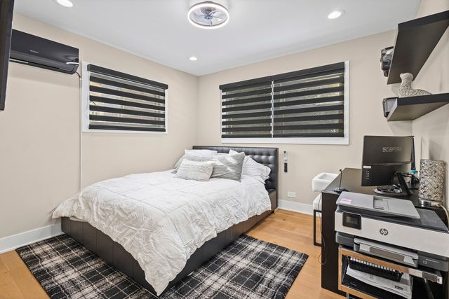 2390 White Oak Drive, Northbrook, IL 60062