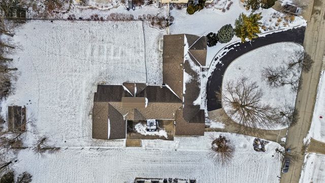 2390 White Oak Drive, Northbrook, IL 60062