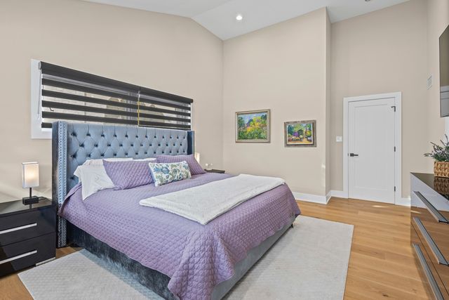 2390 White Oak Drive, Northbrook, IL 60062