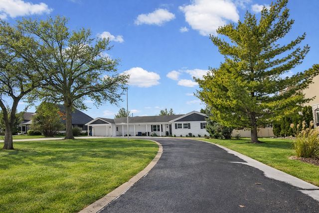 2390 White Oak Drive, Northbrook, IL 60062