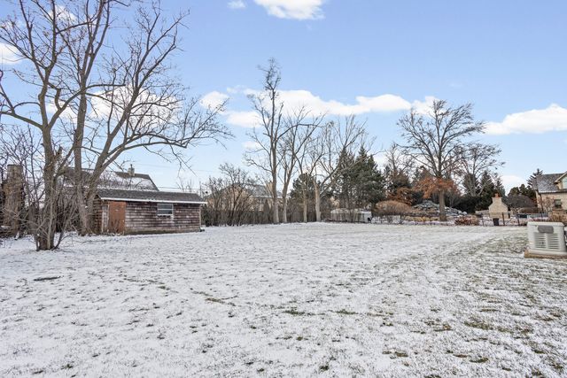 2390 White Oak Drive, Northbrook, IL 60062