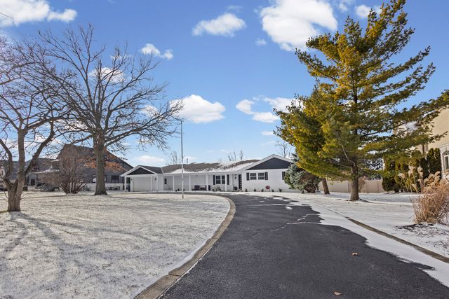 2390 White Oak Drive, Northbrook, IL 60062