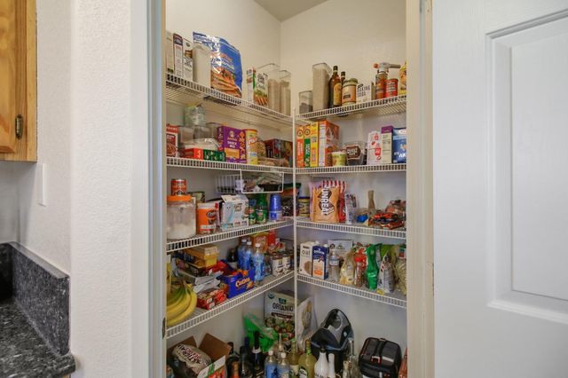 11568 Pyrites Ct, Gold River, CA 95670