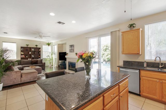 11568 Pyrites Ct, Gold River, CA 95670