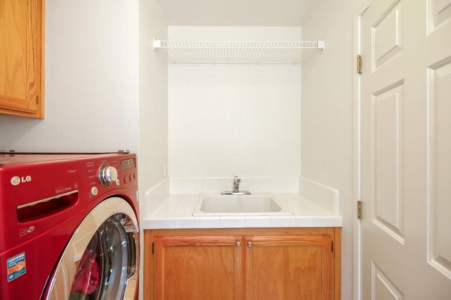 11568 Pyrites Ct, Gold River, CA 95670