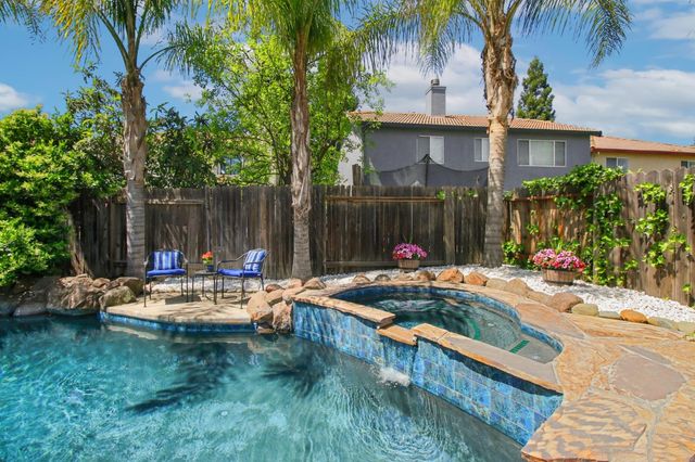 11568 Pyrites Ct, Gold River, CA 95670