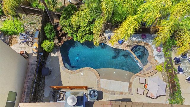 11568 Pyrites Ct, Gold River, CA 95670