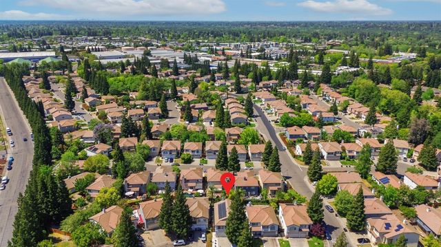 11568 Pyrites Ct, Gold River, CA 95670